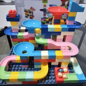 Konstruktivni set, kocke, tobogani i loptice