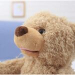 Plišani veseli meda koji govori i igra žmurke - slika 7