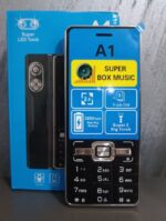 Mobilni telefon Nokia A1 sa 3 sim kartice Srpski meni