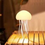 Meduza Lampa sa LED Ambijentalnim Osvetljenjem i Efektom Plutanja - slika 3