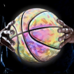 Svetleća Košarkaška Lopta FLASHBALL – Hologramska Koža za Igru Danju i Noću - Svetleca Kosarkaska Lopta 8.Png