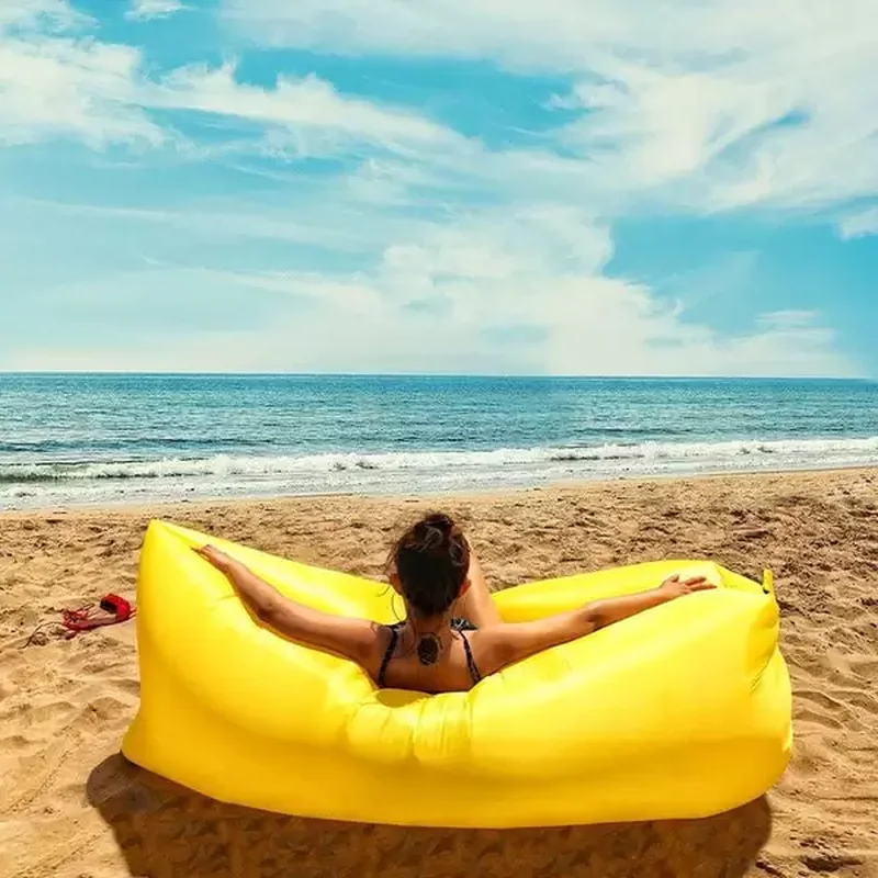 vazdušna sofa na naduvavanje — prednja strana