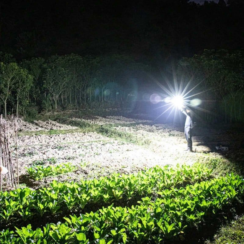multifunkcionalna LED lampa sa powerbank multifunkcionalna LED lampa sa powerbank — prednja strana