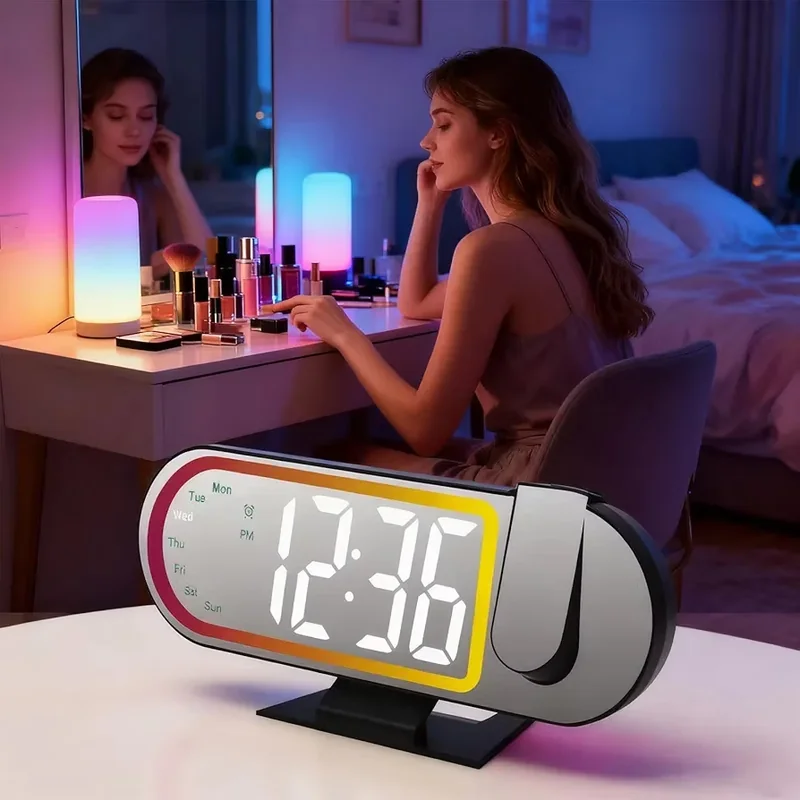 LED digitalni sat sa projekcijom led digitalni sat sa - u upotrebi