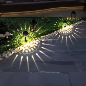 Solarne baštenske lampe 6 komada — u upotrebi