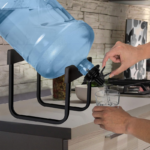 stalak za flašu 19l aquastand™ — prednja strana