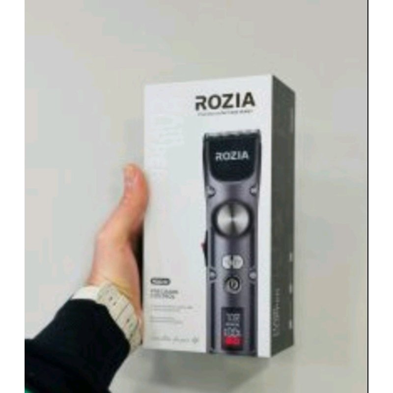 Rozia HQ-2232 mašinica za šišanje sa LED ekranom Rozia HQ-2232 - u upotrebi