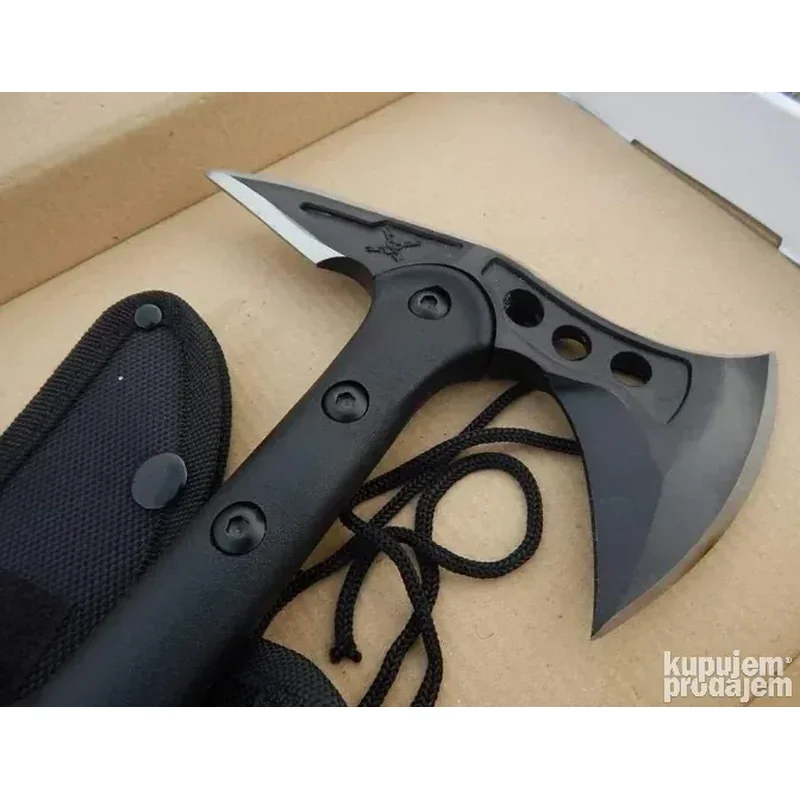 SOG tomahawk sekira — višenamenska borbena sekira 40cm tomahawk sekira - u upotrebi
