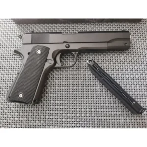 Airsoft replika Kolt 1911 — metalna, crne korice drške