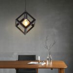 kockasta viseća lampa - u prostoru