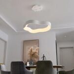 beli LED luster - u upotrebi