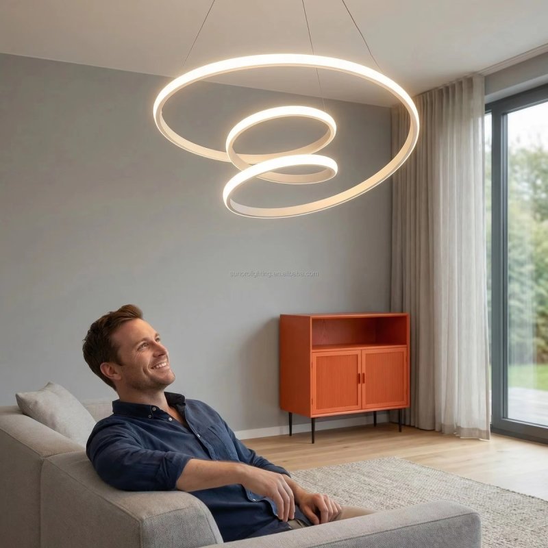 Prigušivi spiralni LED luster od aluminijuma sa daljinskim spiralni LED luster - u upotrebi